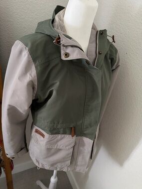 Columbia Cream Jacket with Brown Leather Logo Patch